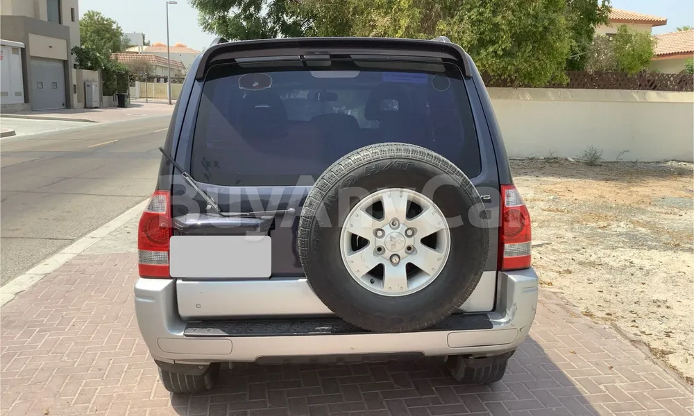 Vehicle photo 2