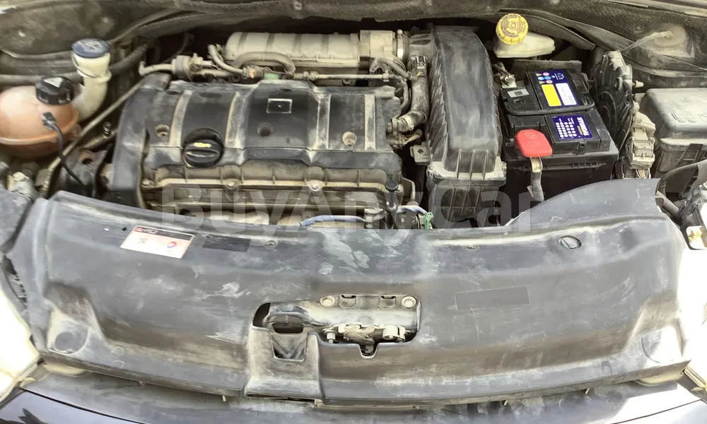 Vehicle photo 5