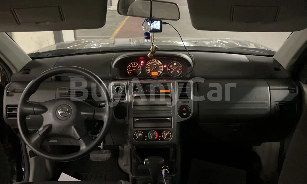 Vehicle photo 8