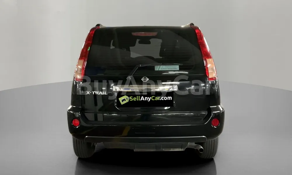 Vehicle photo 2