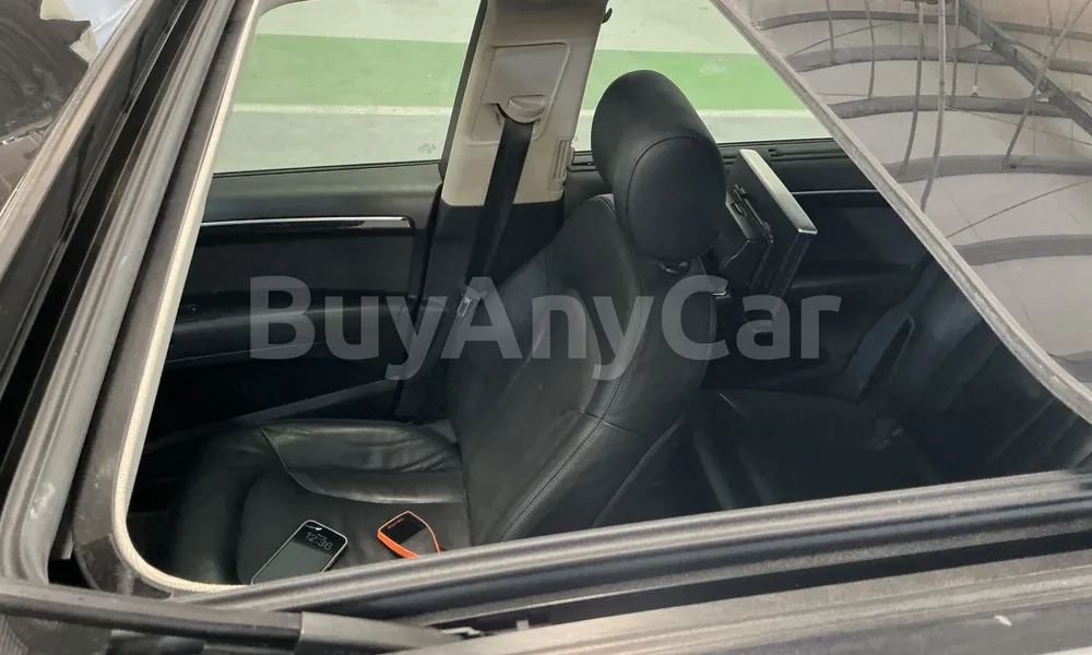 Vehicle photo 5