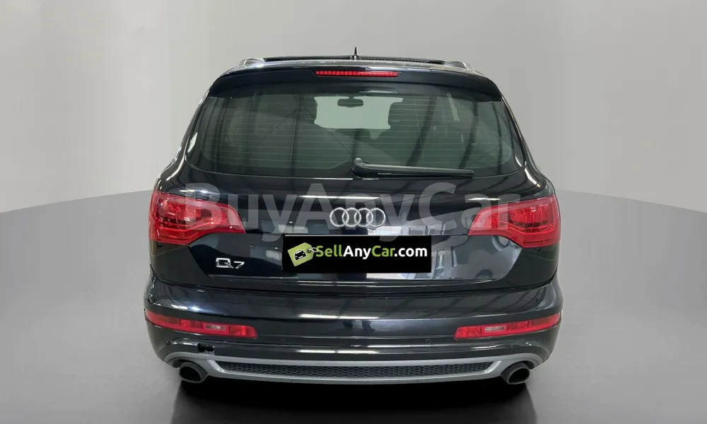 Vehicle photo 2