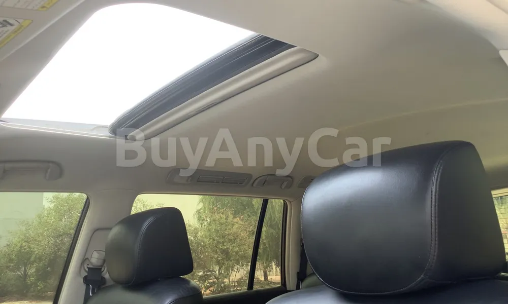 Vehicle photo 8
