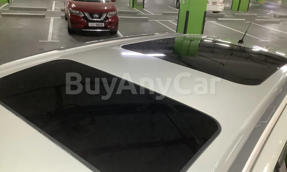 Vehicle photo 5