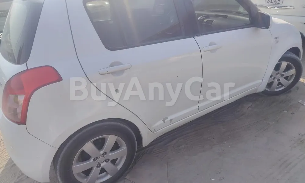 Vehicle photo 5