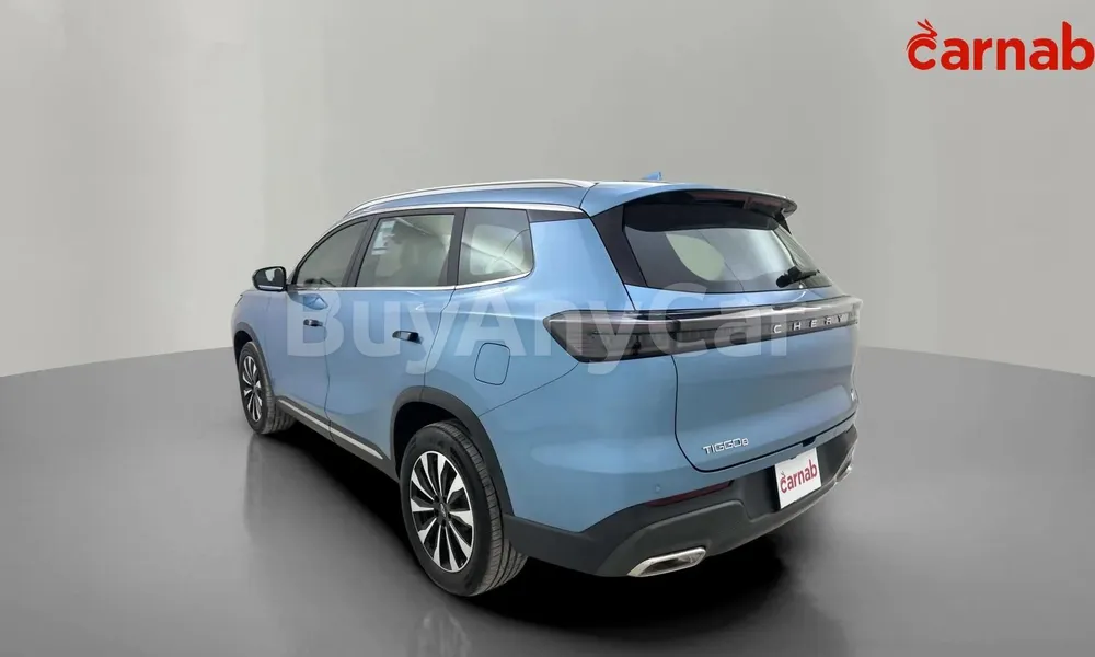 Vehicle photo 8