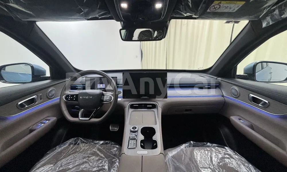 Vehicle photo 5