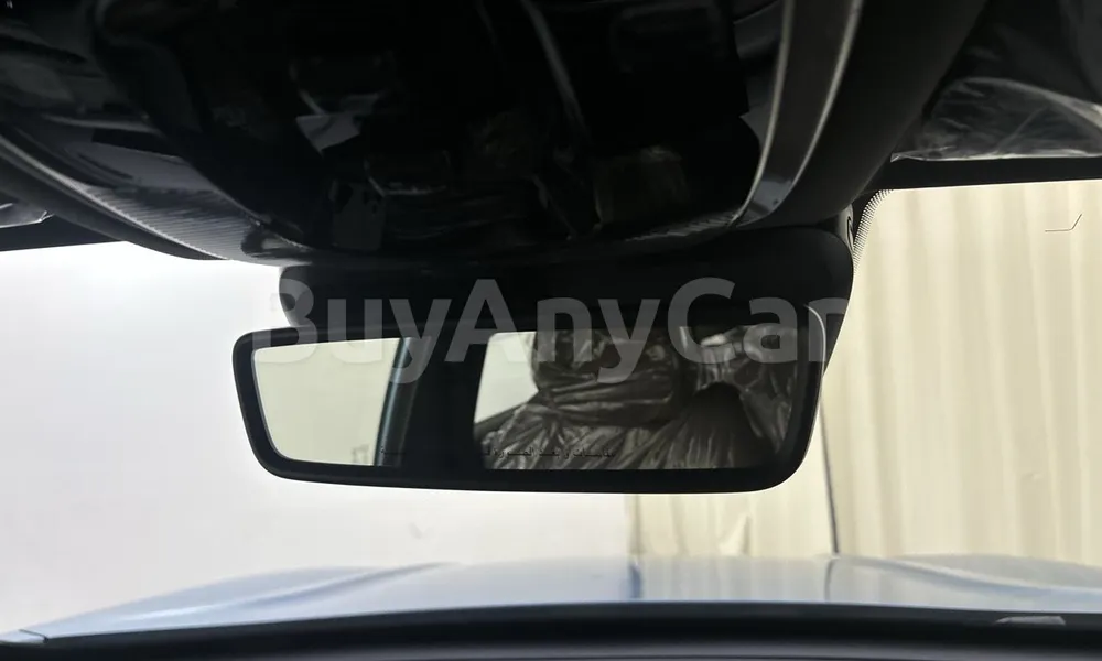 Vehicle photo 13
