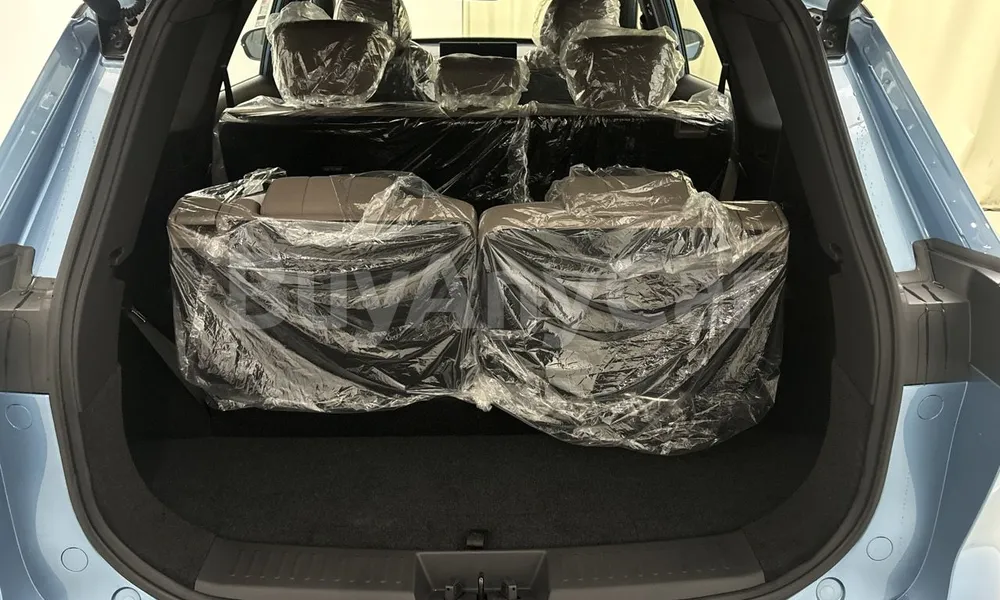 Vehicle photo 14