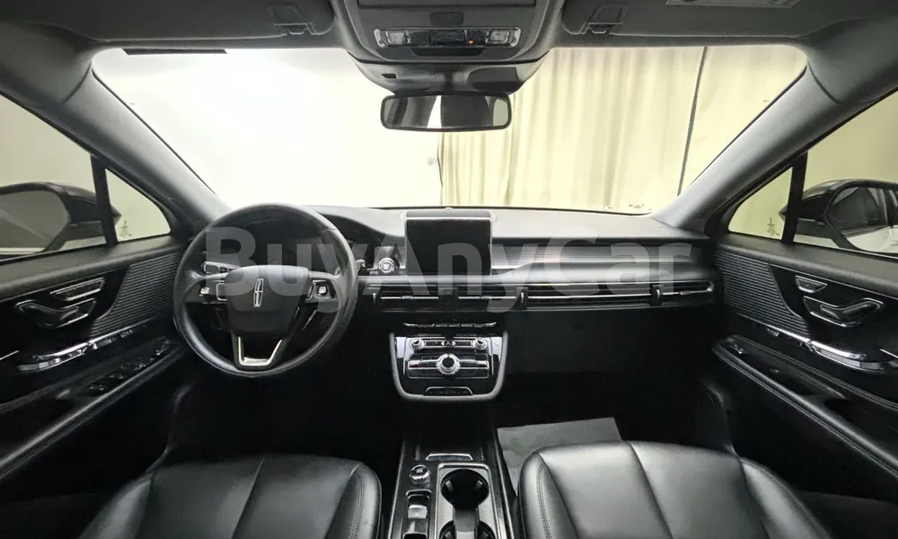 Vehicle photo 6