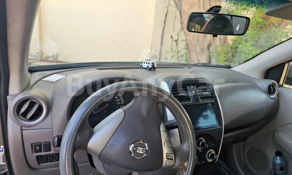 Vehicle photo 7