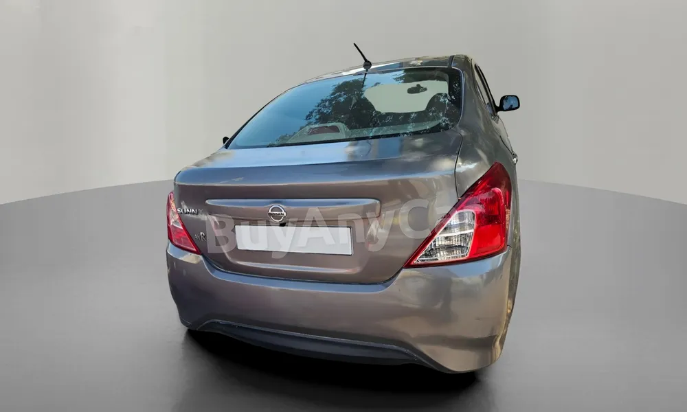 Vehicle photo 2