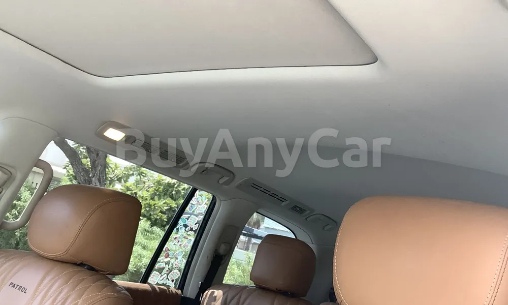 Vehicle photo 9