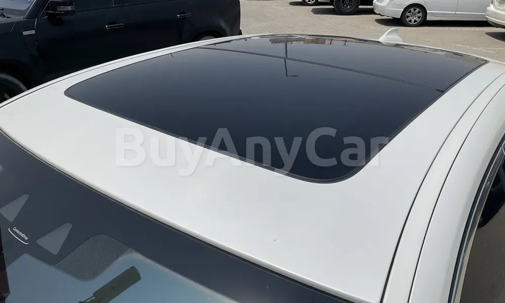 Vehicle photo 5