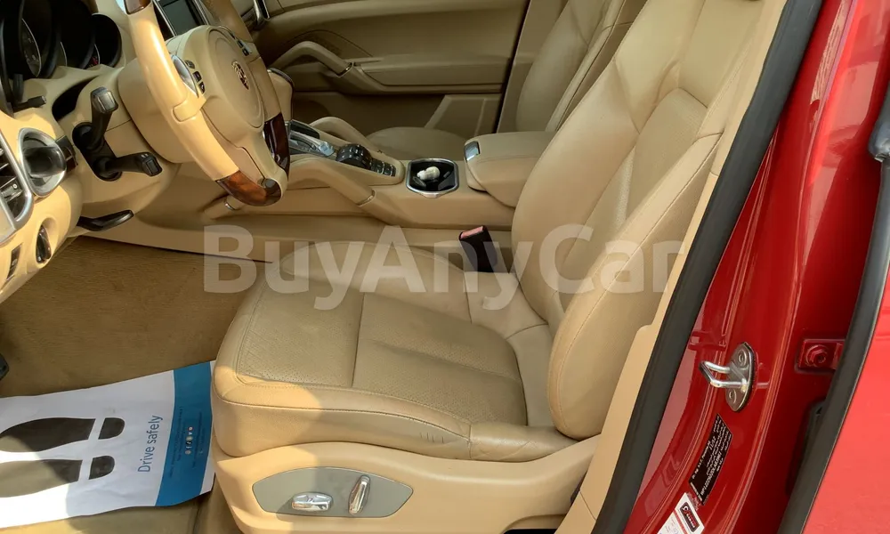 Vehicle photo 8