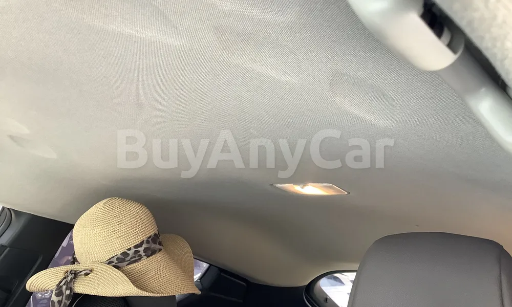 Vehicle photo 9