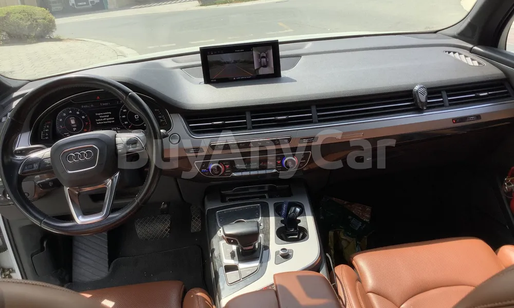 Vehicle photo 9