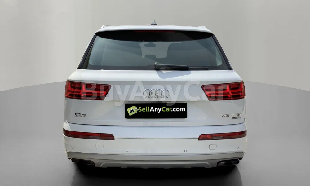 Vehicle photo 2