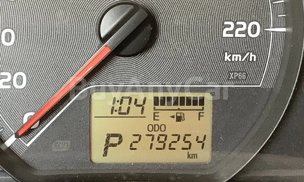 Vehicle photo 8