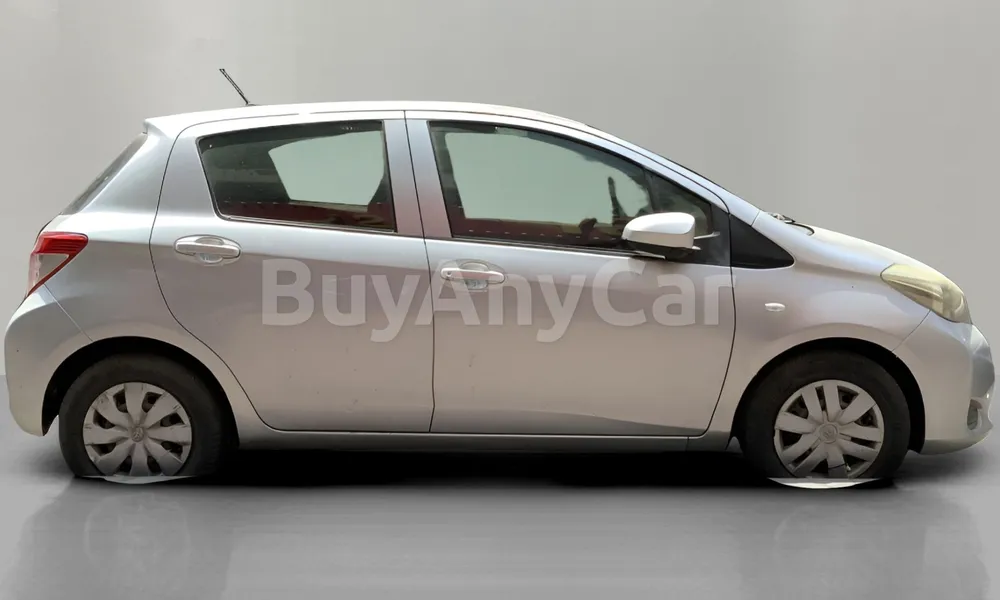 Vehicle photo 3