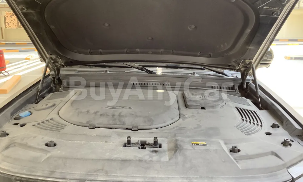 Vehicle photo 6
