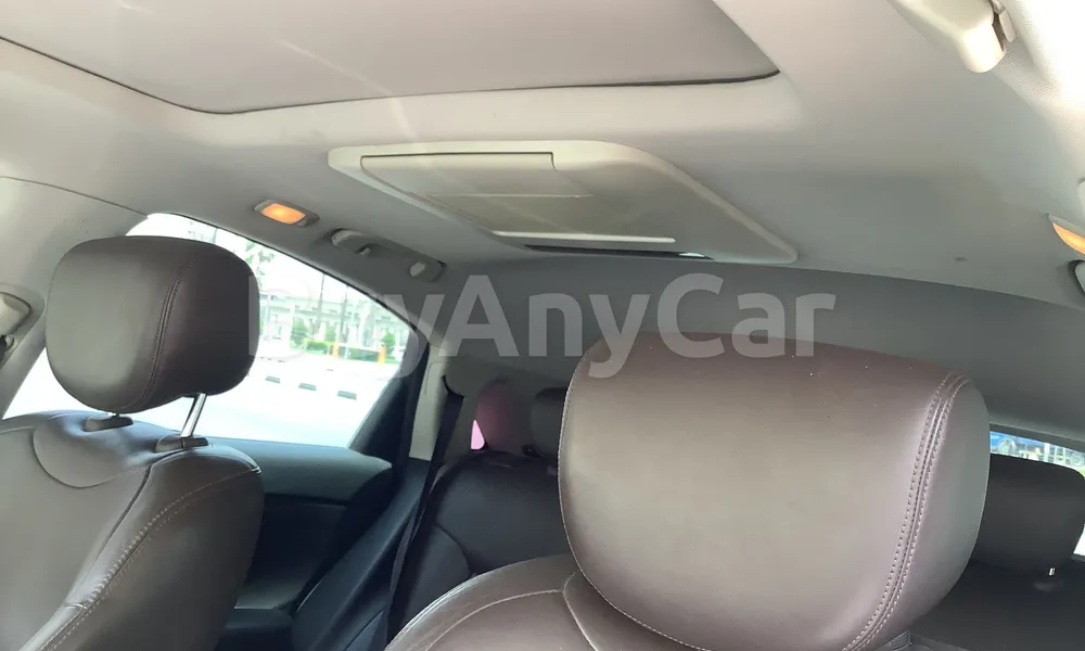Vehicle photo 9