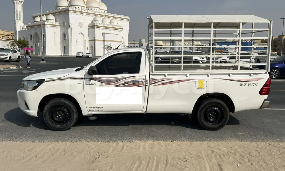 Vehicle photo 4