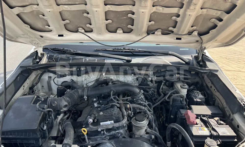 Vehicle photo 6