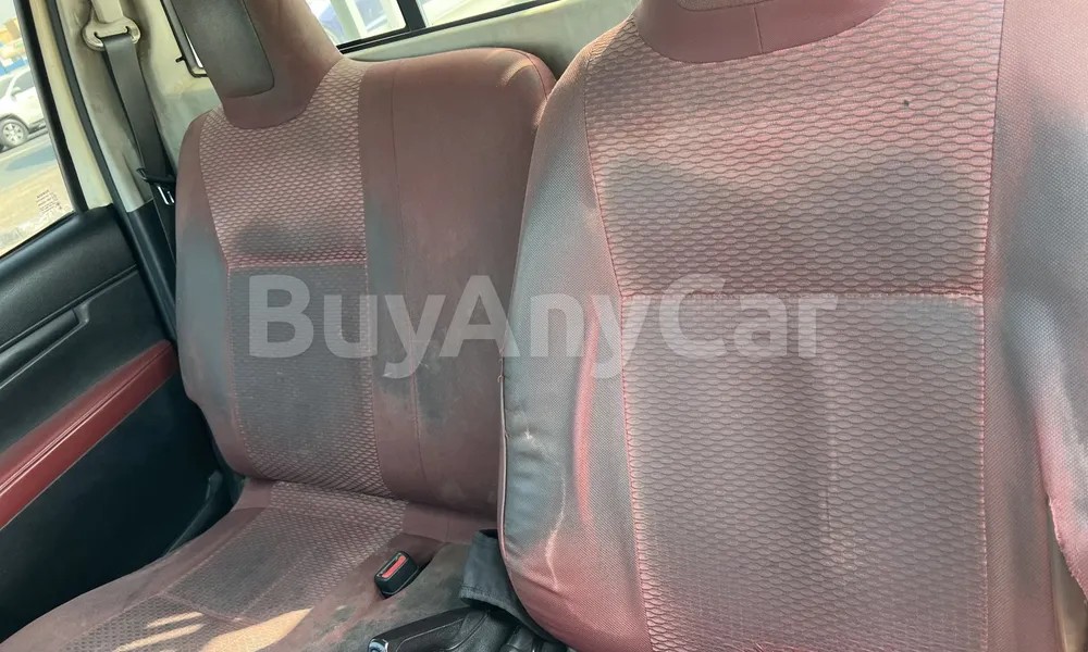 Vehicle photo 9