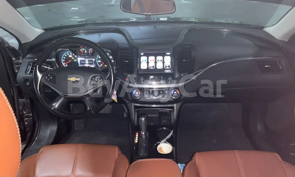 Vehicle photo 8