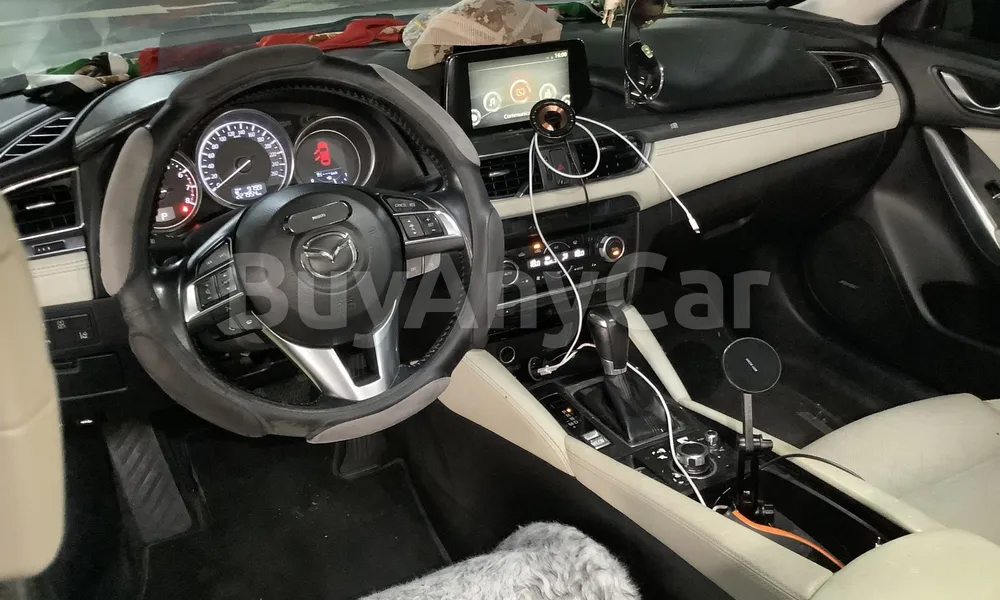Vehicle photo 7