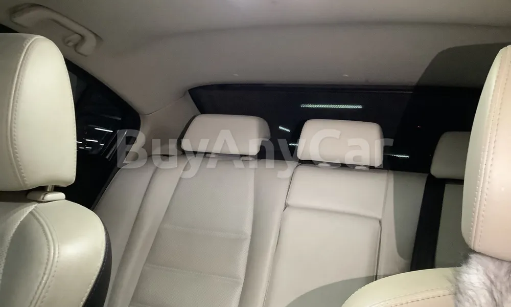 Vehicle photo 9