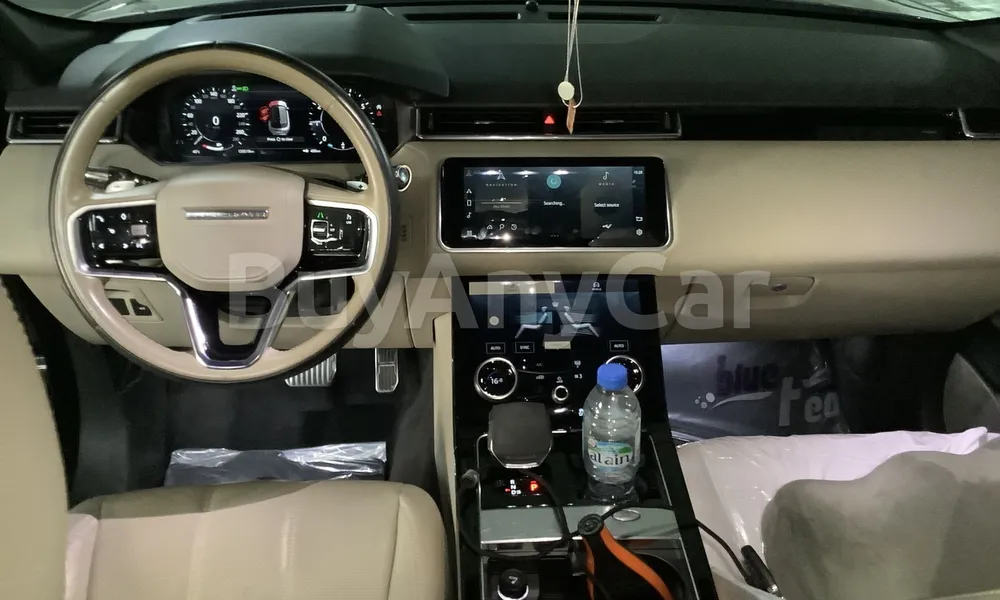 Vehicle photo 7