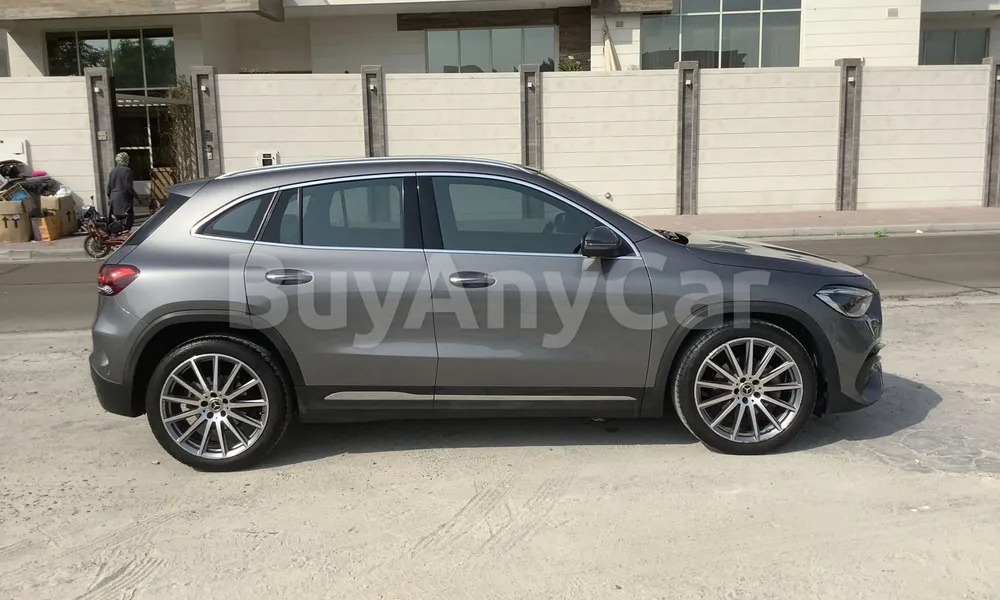 Vehicle photo 4