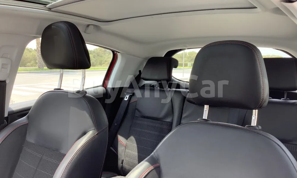 Vehicle photo 8