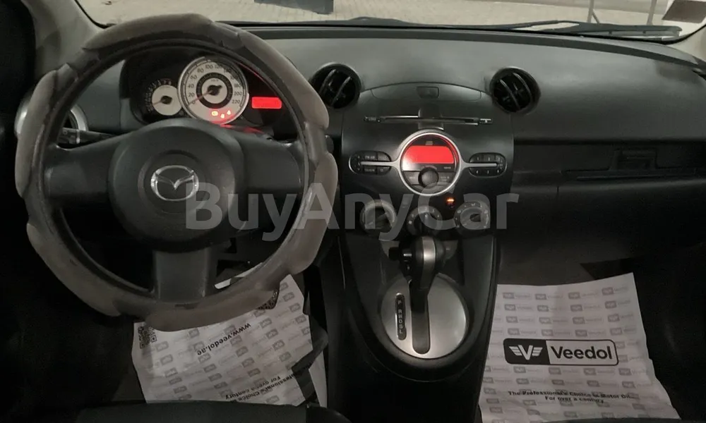 Vehicle photo 8