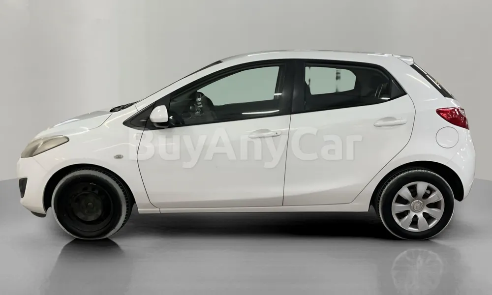 Vehicle photo 4
