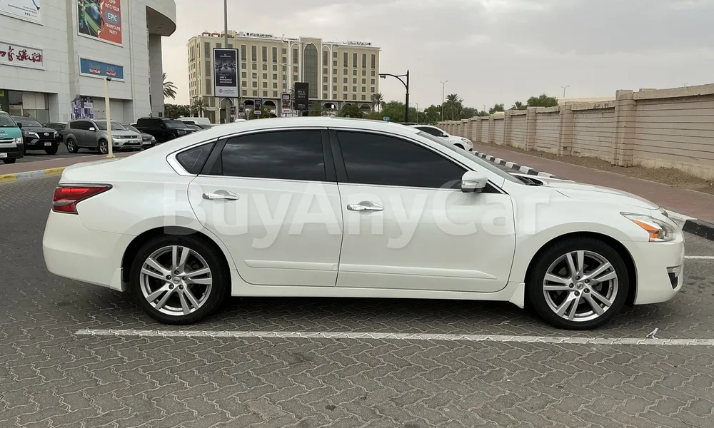 Vehicle photo 3