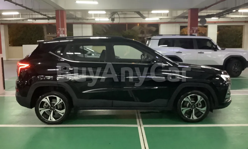 Vehicle photo 4