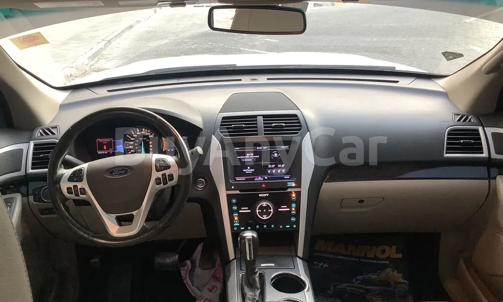 Vehicle photo 9