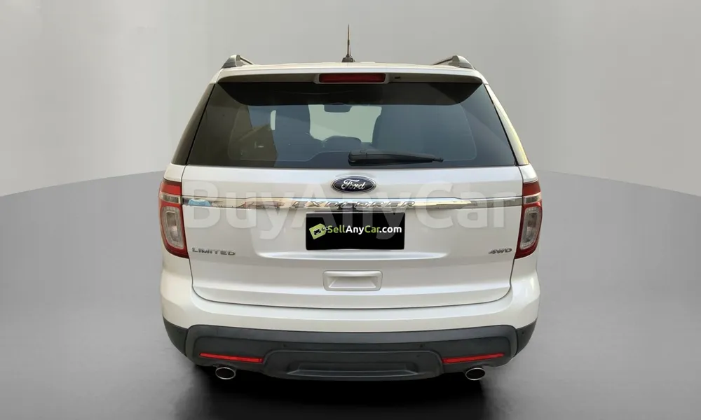 Vehicle photo 2