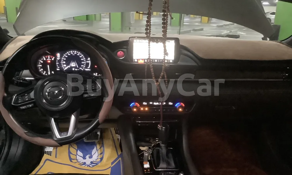 Vehicle photo 8