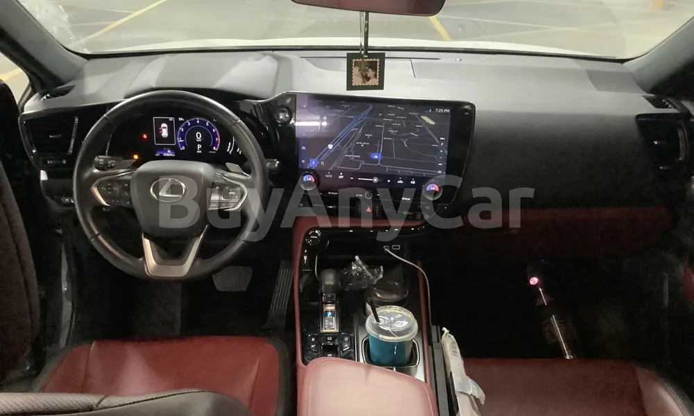 Vehicle photo 9