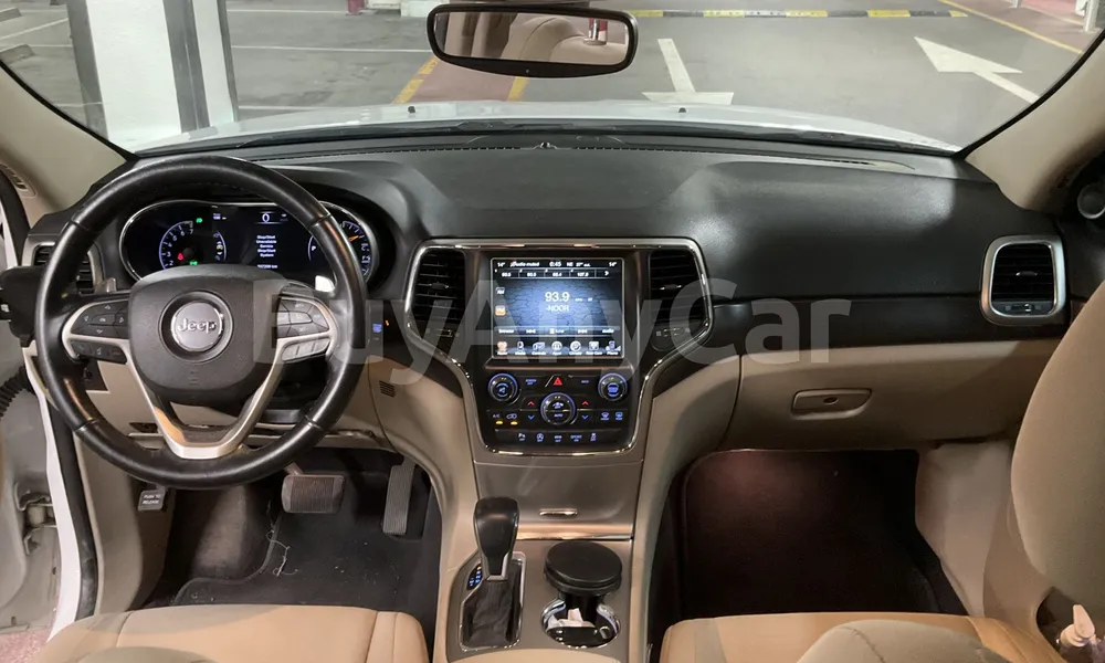 Vehicle photo 8