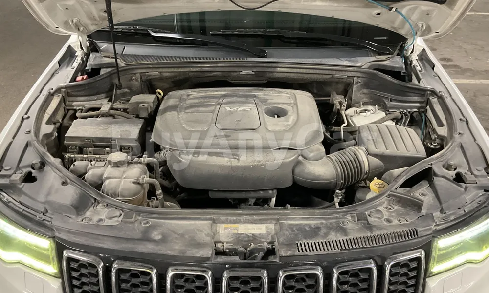 Vehicle photo 7