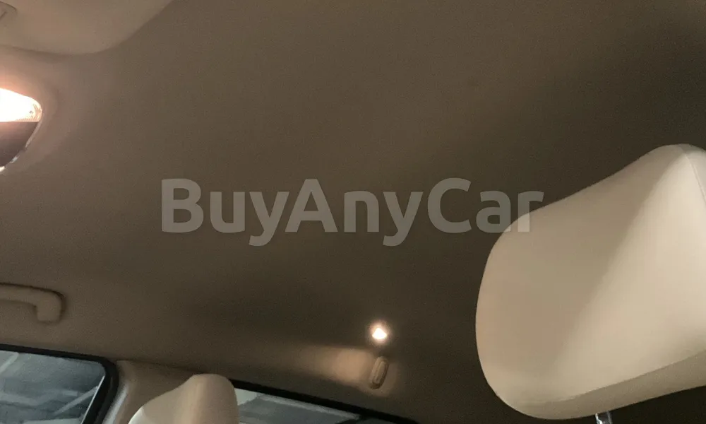 Vehicle photo 9