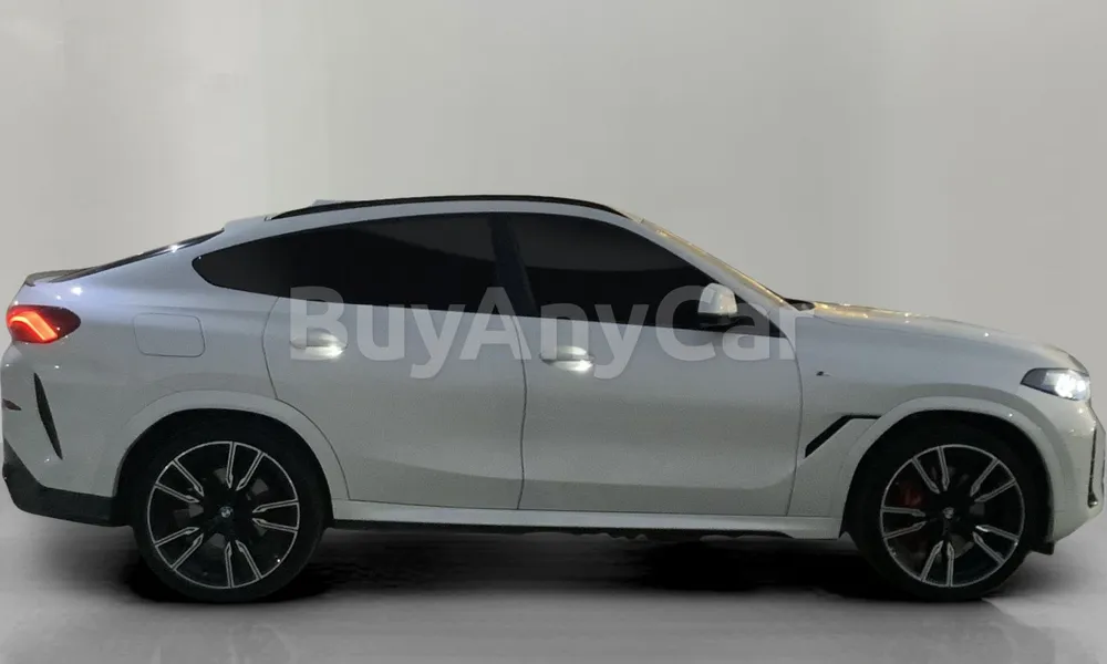 Vehicle photo 3