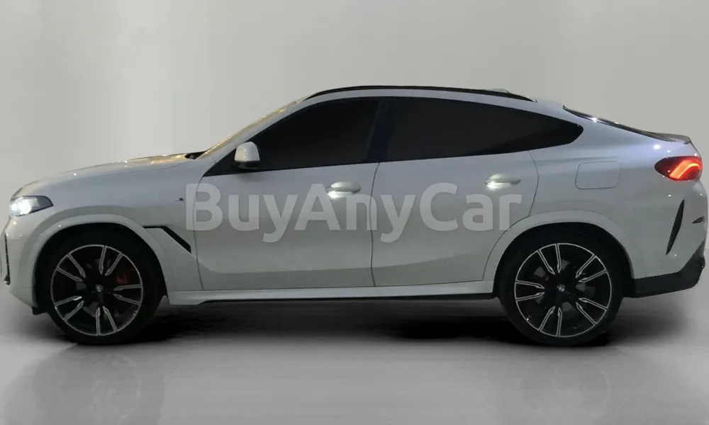Vehicle photo 4