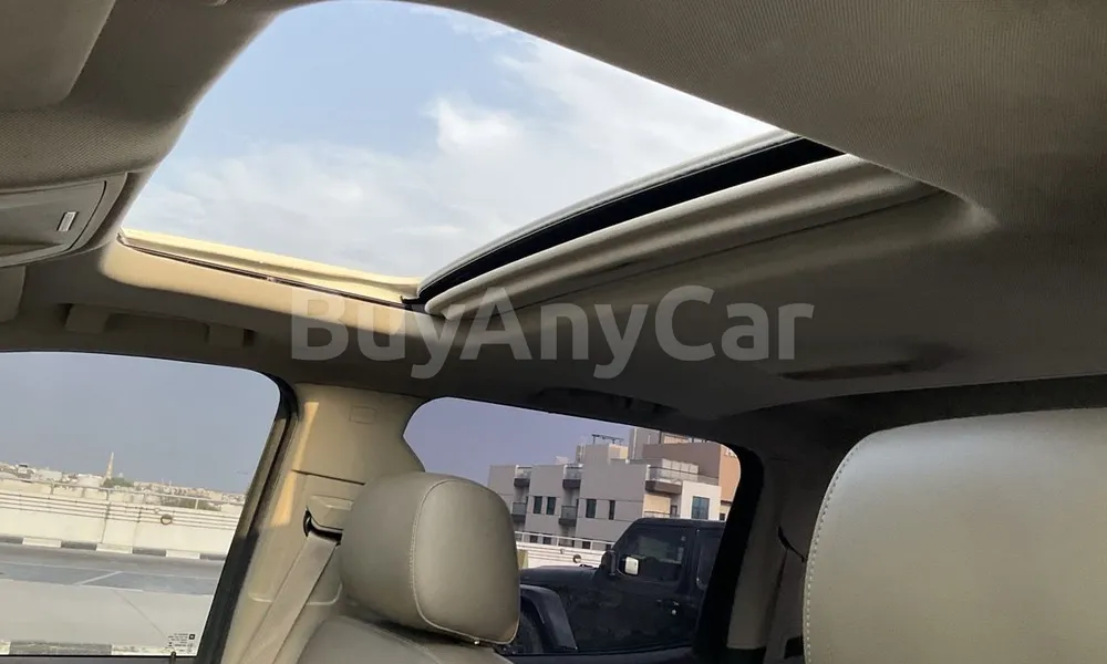 Vehicle photo 9