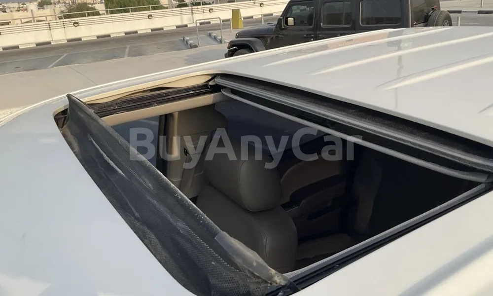Vehicle photo 4